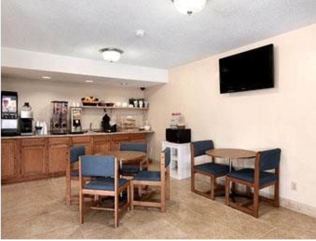 American Best Value Inn Lawrence Bagian luar foto
